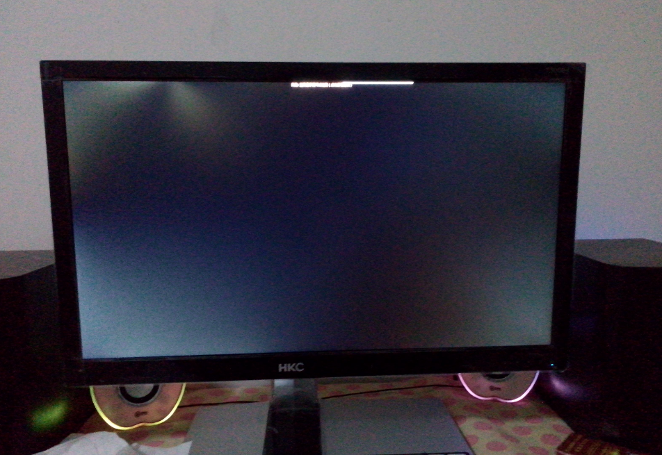 Win10專業(yè)版開機logo后黑屏怎么回事?