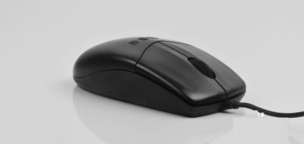 Win10鼠標(biāo)亂飛亂跳是什么原因？