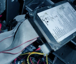 Win10電腦開機就黑屏無法進入到電腦系統怎么辦?