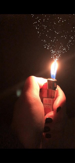 抖音打火機(jī)愛心特效如何拍?打火機(jī)愛心特效拍攝方法分享