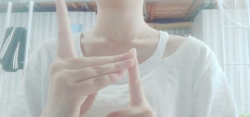 抖音手指舞音樂(lè)叫什么 抖音愛(ài)心手指舞教程慢動(dòng)作