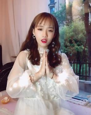 抖音手上一閃一閃特效怎么玩_blingbling星光特效玩法教程【圖】